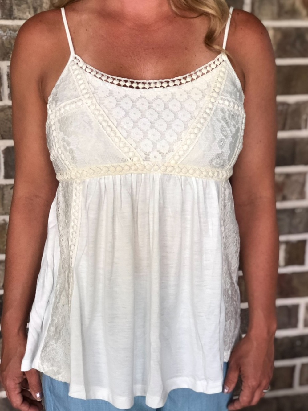 Hem & Thread NWT White Lace Crochet Spaghetti Strap Flowy Tank Top Size Small